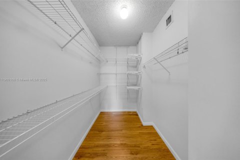 Condo in Sunny Isles Beach, Florida, 1 bedroom  № 2081676 - photo 13