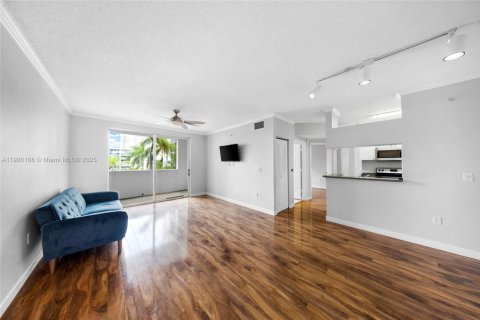 Condo in Sunny Isles Beach, Florida, 1 bedroom  № 2081676 - photo 6