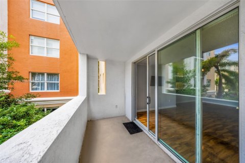 Condo in Sunny Isles Beach, Florida, 1 bedroom  № 2081676 - photo 2