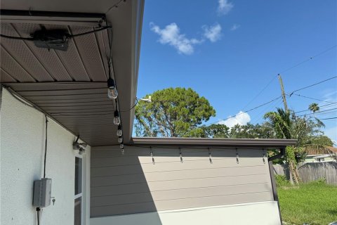 House in Saint Petersburg, Florida 3 bedrooms, 133.5 sq.m. № 1870763 - photo 18
