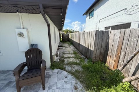 House in Saint Petersburg, Florida 3 bedrooms, 133.5 sq.m. № 1870763 - photo 15