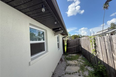 House in Saint Petersburg, Florida 3 bedrooms, 133.5 sq.m. № 1870763 - photo 17