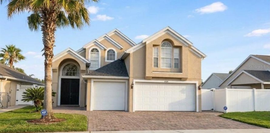 House in Orlando, Florida 4 bedrooms, 230.77 sq.m. № 2429512