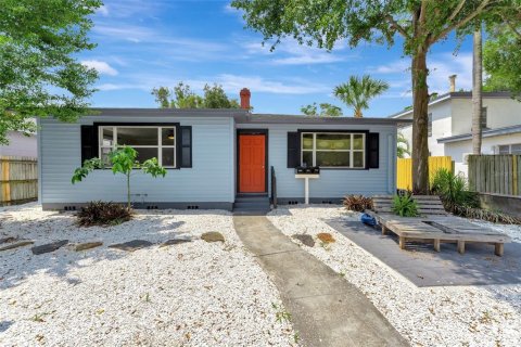 Apartamento en alquiler en Saint Petersburg, Florida, 2 dormitorios, 78.97 m2 № 1886791 - foto 1