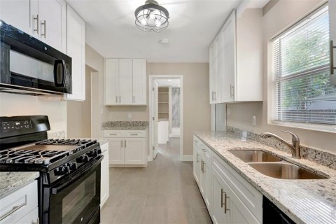 Apartamento en alquiler en Saint Petersburg, Florida, 2 dormitorios, 78.97 m2 № 1886791 - foto 8