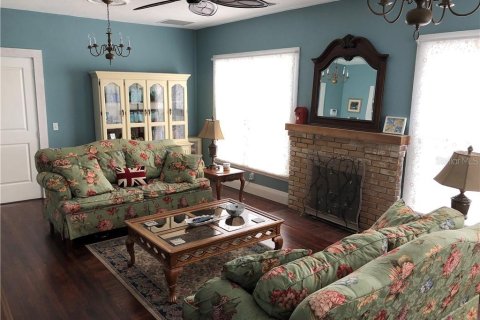 House in Bradenton, Florida 2 bedrooms, 123.47 sq.m. № 925691 - photo 3