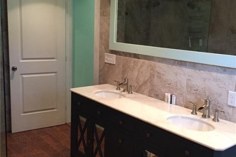 House in Bradenton, Florida 2 bedrooms, 123.47 sq.m. № 925691 - photo 11
