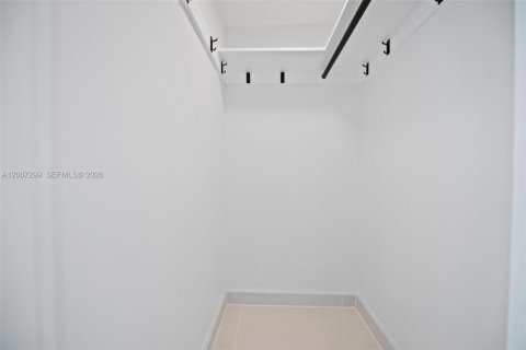 House in Miami Beach, Florida 1 bedroom, 83.33 sq.m. № 2074574 - photo 19