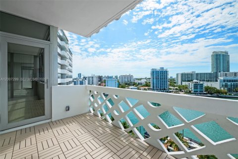 House in Miami Beach, Florida 1 bedroom, 83.33 sq.m. № 2074574 - photo 21