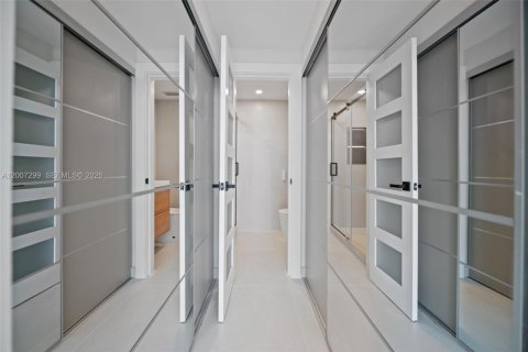 House in Miami Beach, Florida 1 bedroom, 83.33 sq.m. № 2074574 - photo 13