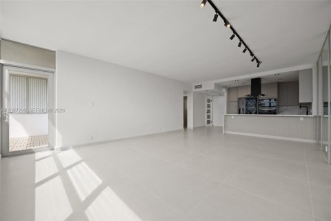 House in Miami Beach, Florida 1 bedroom, 83.33 sq.m. № 2074574 - photo 5