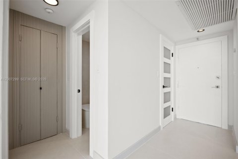 House in Miami Beach, Florida 1 bedroom, 83.33 sq.m. № 2074574 - photo 10