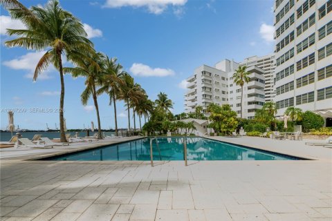 House in Miami Beach, Florida 1 bedroom, 83.33 sq.m. № 2074574 - photo 30