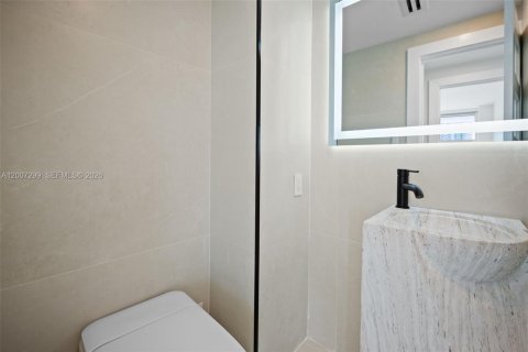 House in Miami Beach, Florida 1 bedroom, 83.33 sq.m. № 2074574 - photo 17