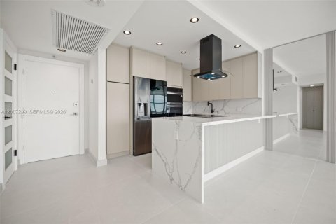 House in Miami Beach, Florida 1 bedroom, 83.33 sq.m. № 2074574 - photo 7