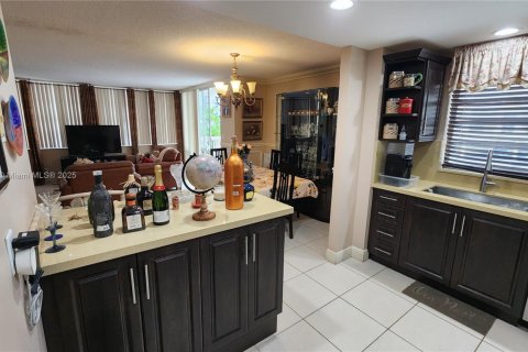 Купить кондоминиум в Халландейл-Бич, Флорида 2 спальни, 109.25м2, № 1966016 - фото 24