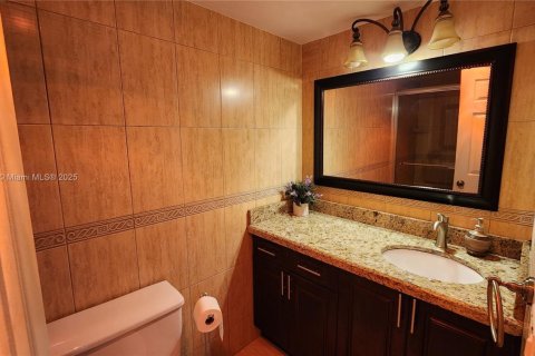 Купить кондоминиум в Халландейл-Бич, Флорида 2 спальни, 109.25м2, № 1966016 - фото 14