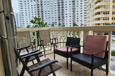 Купить кондоминиум в Халландейл-Бич, Флорида 2 спальни, 109.25м2, № 1966016 - фото 19