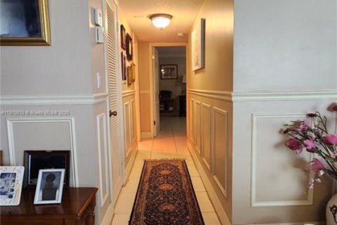 Купить кондоминиум в Халландейл-Бич, Флорида 2 спальни, 109.25м2, № 1966016 - фото 17