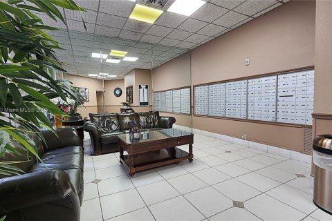 Купить кондоминиум в Халландейл-Бич, Флорида 2 спальни, 109.25м2, № 1966016 - фото 30