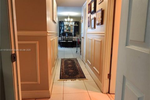 Купить кондоминиум в Халландейл-Бич, Флорида 2 спальни, 109.25м2, № 1966016 - фото 16