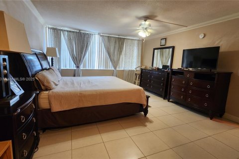 Купить кондоминиум в Халландейл-Бич, Флорида 2 спальни, 109.25м2, № 1966016 - фото 5