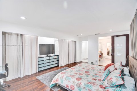 Снять в аренду виллу или дом в Майами-Гарденс, Флорида 4 спальни, 152.82м2, № 1956955 - фото 11
