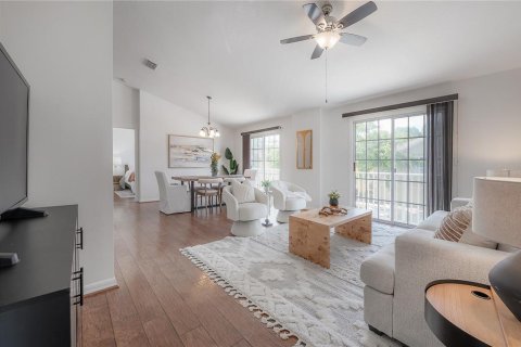 Townhouse in Wesley Chapel, Florida 2 bedrooms, 109.25 sq.m. № 1882757 - photo 4
