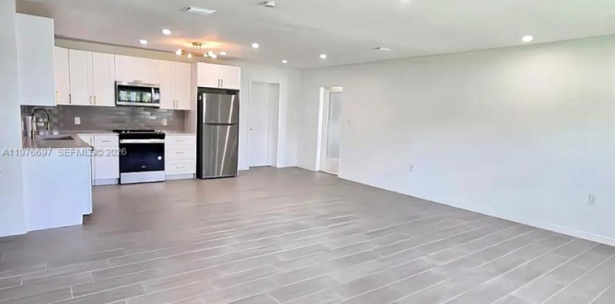 House in Fort Myers, Florida 3 bedrooms № 2146045