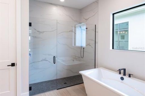 Villa ou maison à vendre à Sarasota, Floride: 4 chambres, 261.8 m2 № 2120967 - photo 6