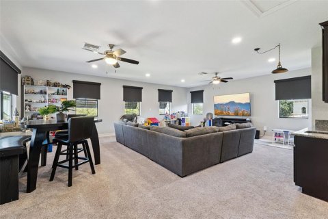 House in Orlando, Florida 5 bedrooms, 410.91 sq.m. № 2418340 - photo 29