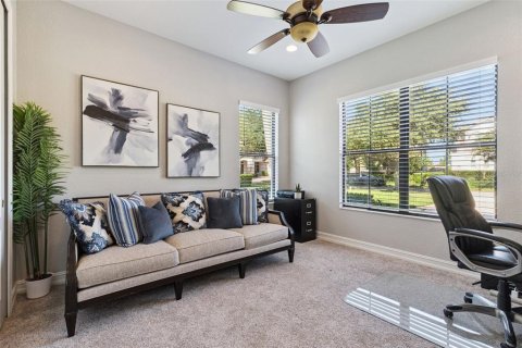 House in Orlando, Florida 5 bedrooms, 410.91 sq.m. № 2418340 - photo 6