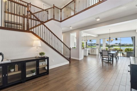 House in Orlando, Florida 5 bedrooms, 410.91 sq.m. № 2418340 - photo 5