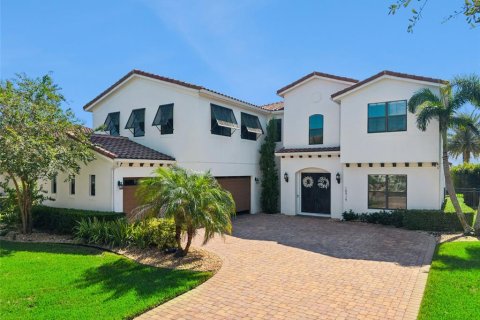 House in Orlando, Florida 5 bedrooms, 410.91 sq.m. № 2418340 - photo 2