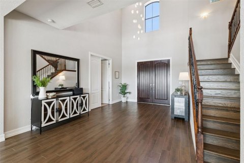 House in Orlando, Florida 5 bedrooms, 410.91 sq.m. № 2418340 - photo 4