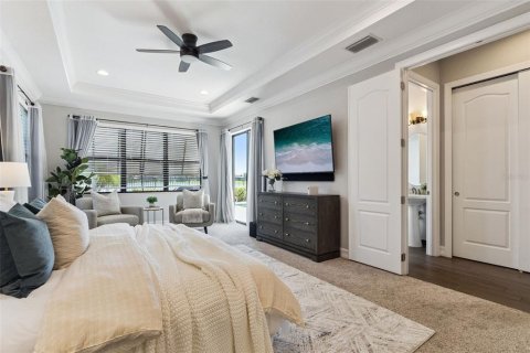 House in Orlando, Florida 5 bedrooms, 410.91 sq.m. № 2418340 - photo 21