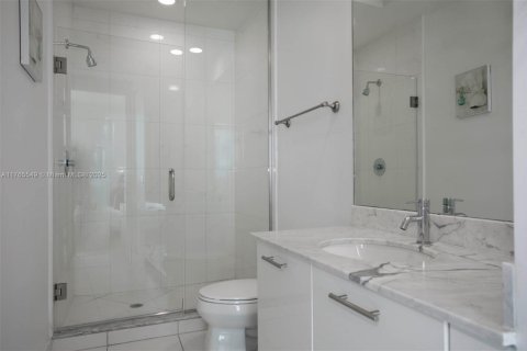 Copropriété à vendre à Miami, Floride: 2 chambres, 111.48 m2 № 2012138 - photo 16