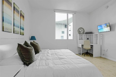 Copropriété à vendre à Miami, Floride: 2 chambres, 111.48 m2 № 2012138 - photo 15