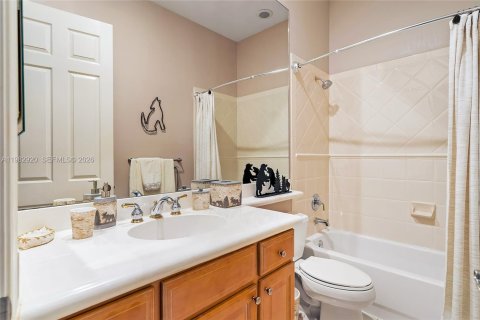 Villa ou maison à vendre à Coral Springs, Floride: 4 chambres, 251.02 m2 № 2053138 - photo 25