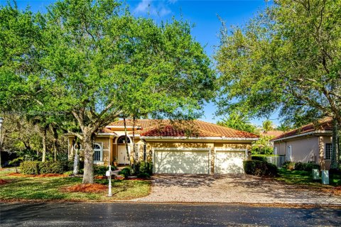 Villa ou maison à Coral Springs, Floride 4 chambres, 251.02 m2 № 2053138