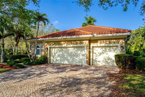 Villa ou maison à vendre à Coral Springs, Floride: 4 chambres, 251.02 m2 № 2053138 - photo 2