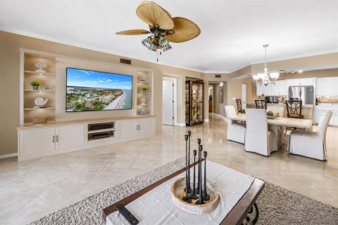 Condominio en venta en North Redington Beach, Florida, 3 dormitorios, 206.89 m2 № 2117752 - foto 16