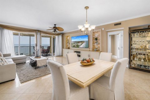 Condominio en venta en North Redington Beach, Florida, 3 dormitorios, 206.89 m2 № 2117752 - foto 12
