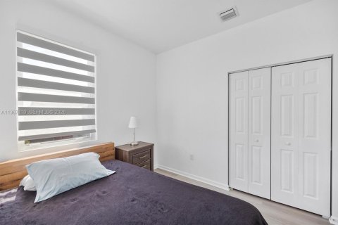 Adosado en venta en Homestead, Florida, 4 dormitorios, 159.42 m2 № 2029837 - foto 9