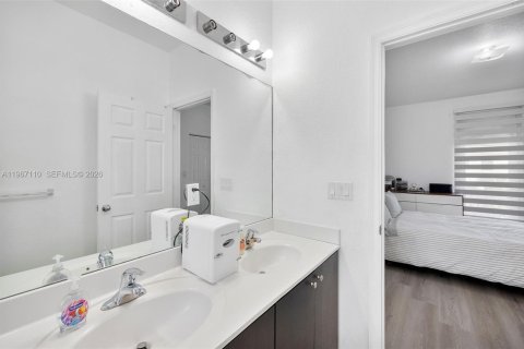 Adosado en venta en Homestead, Florida, 4 dormitorios, 159.42 m2 № 2029837 - foto 14
