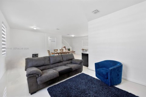 Adosado en venta en Homestead, Florida, 4 dormitorios, 159.42 m2 № 2029837 - foto 3