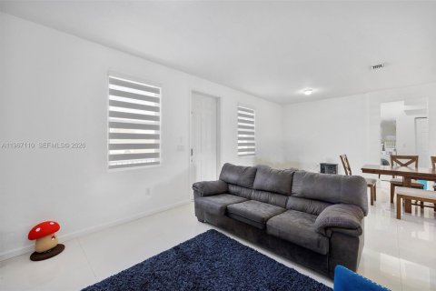 Adosado en venta en Homestead, Florida, 4 dormitorios, 159.42 m2 № 2029837 - foto 2