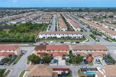 Adosado en venta en Homestead, Florida, 4 dormitorios, 159.42 m2 № 2029837 - foto 27