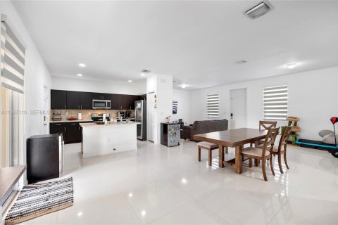 Adosado en venta en Homestead, Florida, 4 dormitorios, 159.42 m2 № 2029837 - foto 4