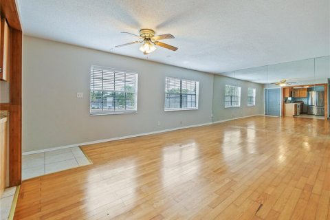Condo in Winter Park, Florida, 1 bedroom  № 1847421 - photo 3